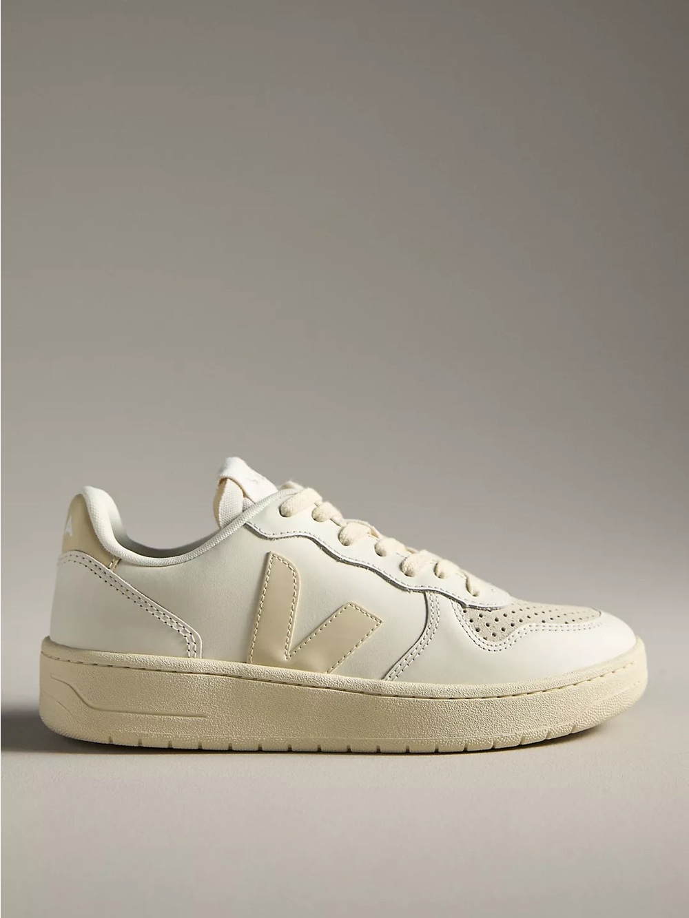 VEJA V-10 Leather Sneakers Women’s US 7 EU 38 Off White Cream